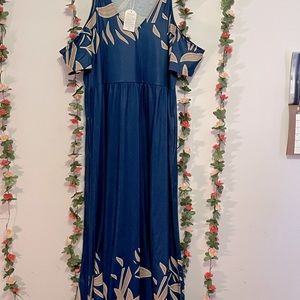 Shoulder-cutout dress